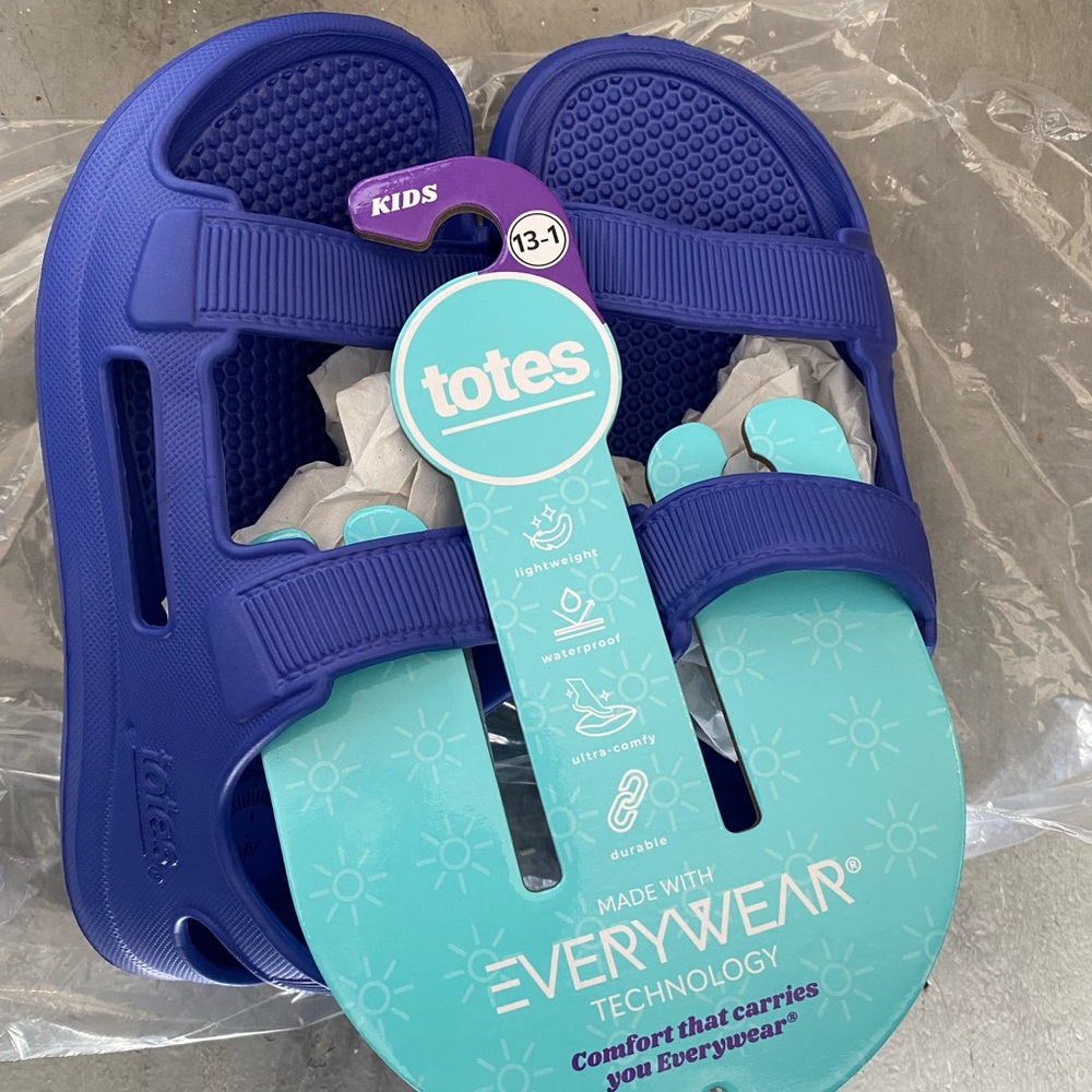 Totes Kids Vibrant Blue Sandals